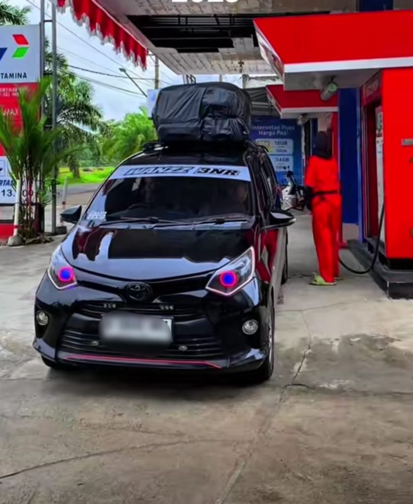 mobil xenia